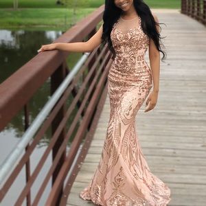Selling this rose gold prom dress!